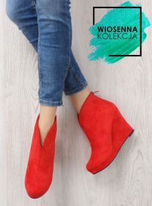 Botki na koturnie z wycięciem 6191 Red
