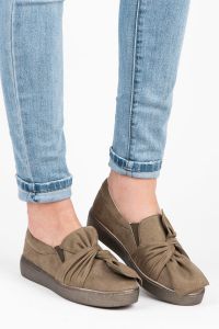 ZAMSZOWE SLIP ONY Z KOKARDĄ