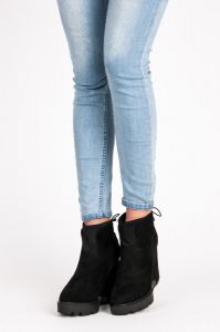 STYLOWE BUTY Z ZAMSZU