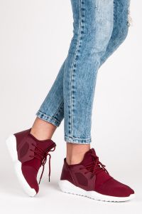 BORDOWE BUTY SPORTOWE