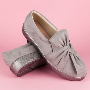 ZAMSZOWE SLIP ONY Z KOKARDĄ