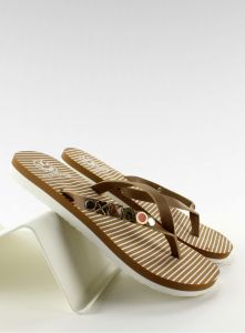 Klapki japonki ze zdobionym paskiem B762 Beige