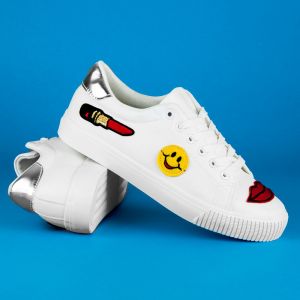 TRAMPKI Z NASZYWKAMI KISS