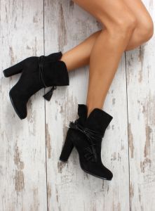 Botki z rozchylana cholewką M243 Black