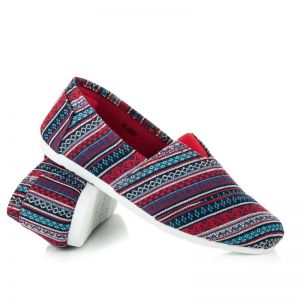 ESPADRYLE Z ETNICZNYM WZOREM