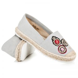 ESPADRYLE Z NASZYWKAMI