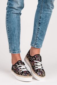 KORONKOWE ESPADRYLE W KWIATY
