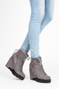 STYLOWE BUTY Z ZAMSZU