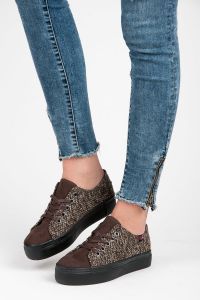 MODNE BUTY SPORTOWE